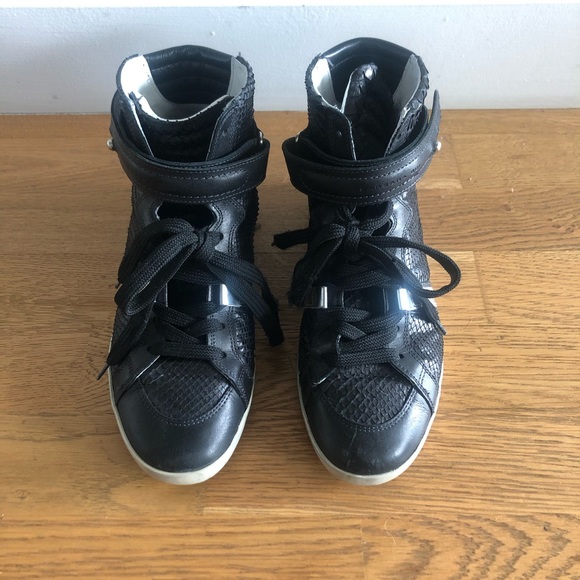 MOVING SALE MAKE ME AN OFFER - Picture 2 of 4